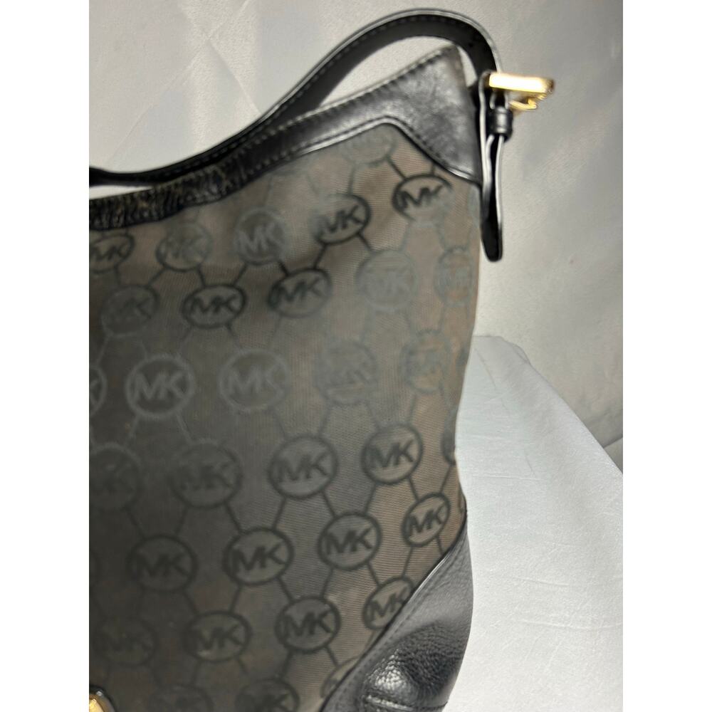 MICHAEL KORS Black Signature Canvas and Leather Millbrook Hobo Tote Bag - Picture 11 of 13